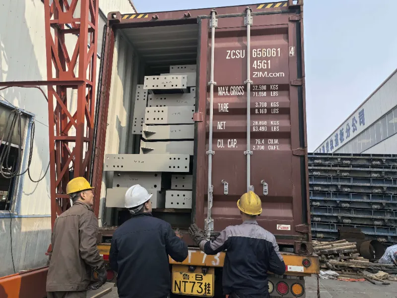 Les composants de structure en acier pour un projet d'entrepôt en acier à grande échelle au Chili ont été expédiés avec succès, soutenant la construction d'un centre logistique local