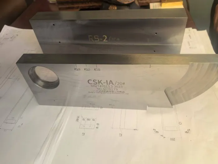 Formation opérationnelle pour le détecteur de défauts à ultrasons récemment acheté à Qingdao Liweiyuan Steel Structure.