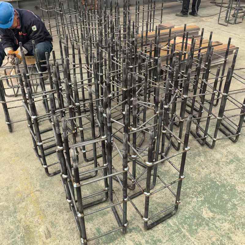 Boulons d'ancrage pour les structures en acier