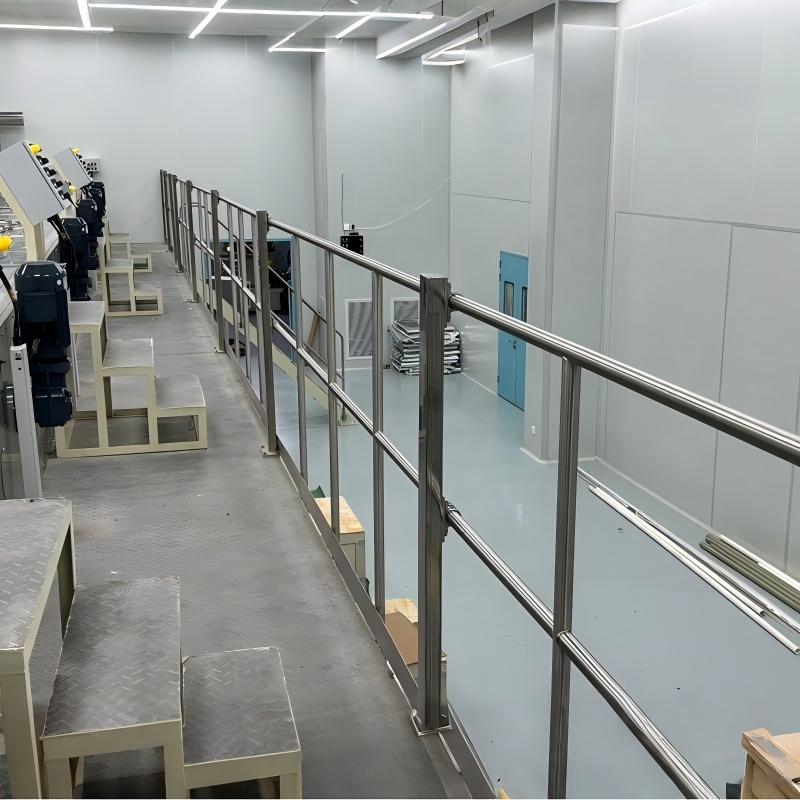 Plate-forme en acier pour équipement